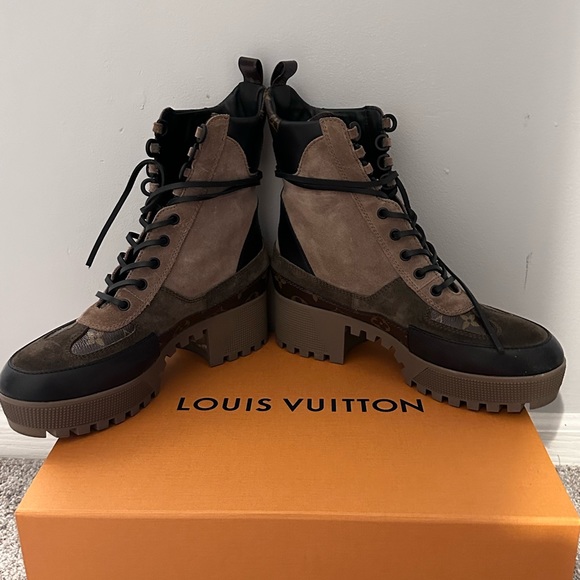 Laureate Platform Desert Boot - Picture 7 of 11